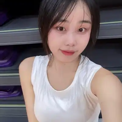 何铭